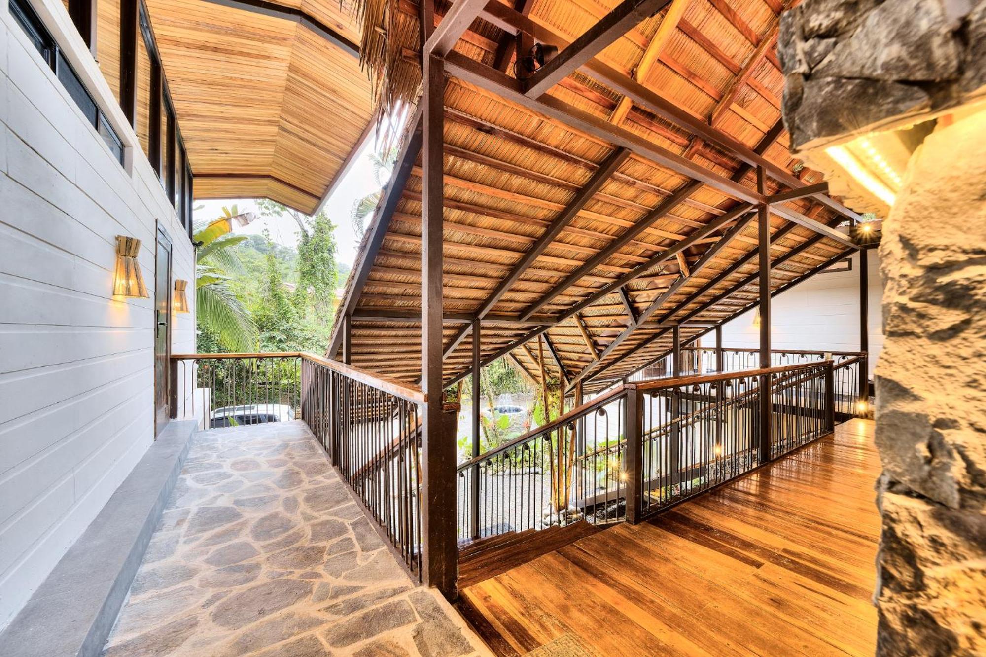 Conga Boutique Hotel Puerto Viejo de Talamanca Dış mekan fotoğraf